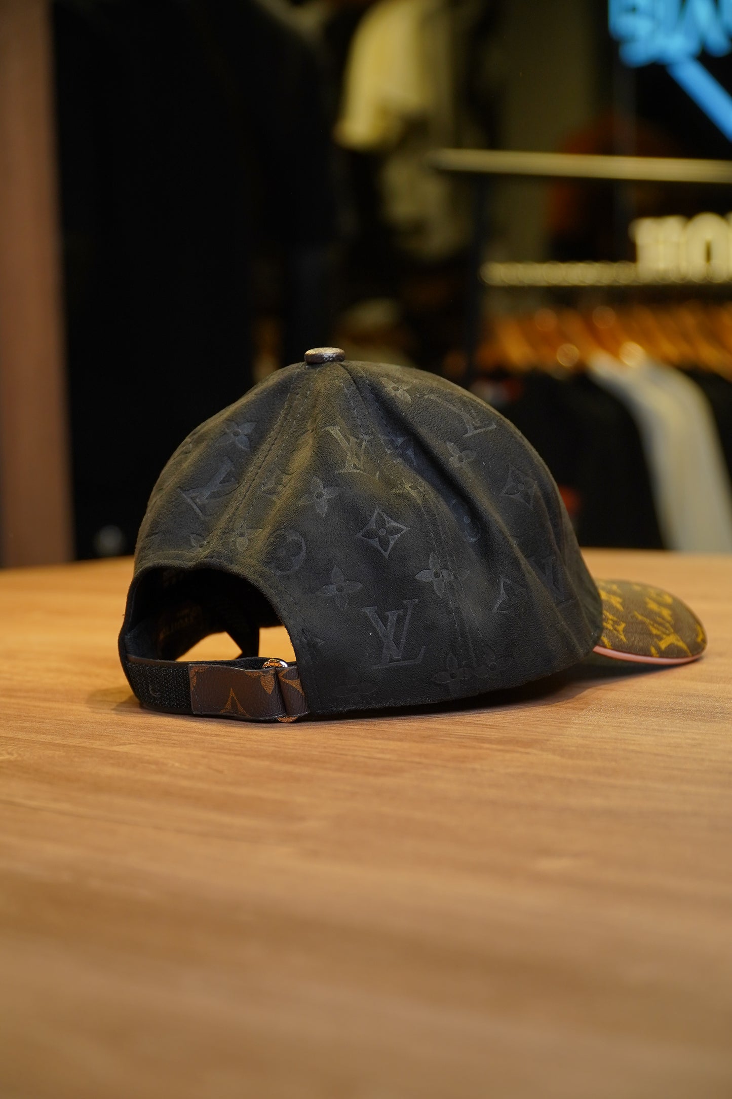 Louis Vuitton Monogram-Pattern Cap Black with Brown Brim
