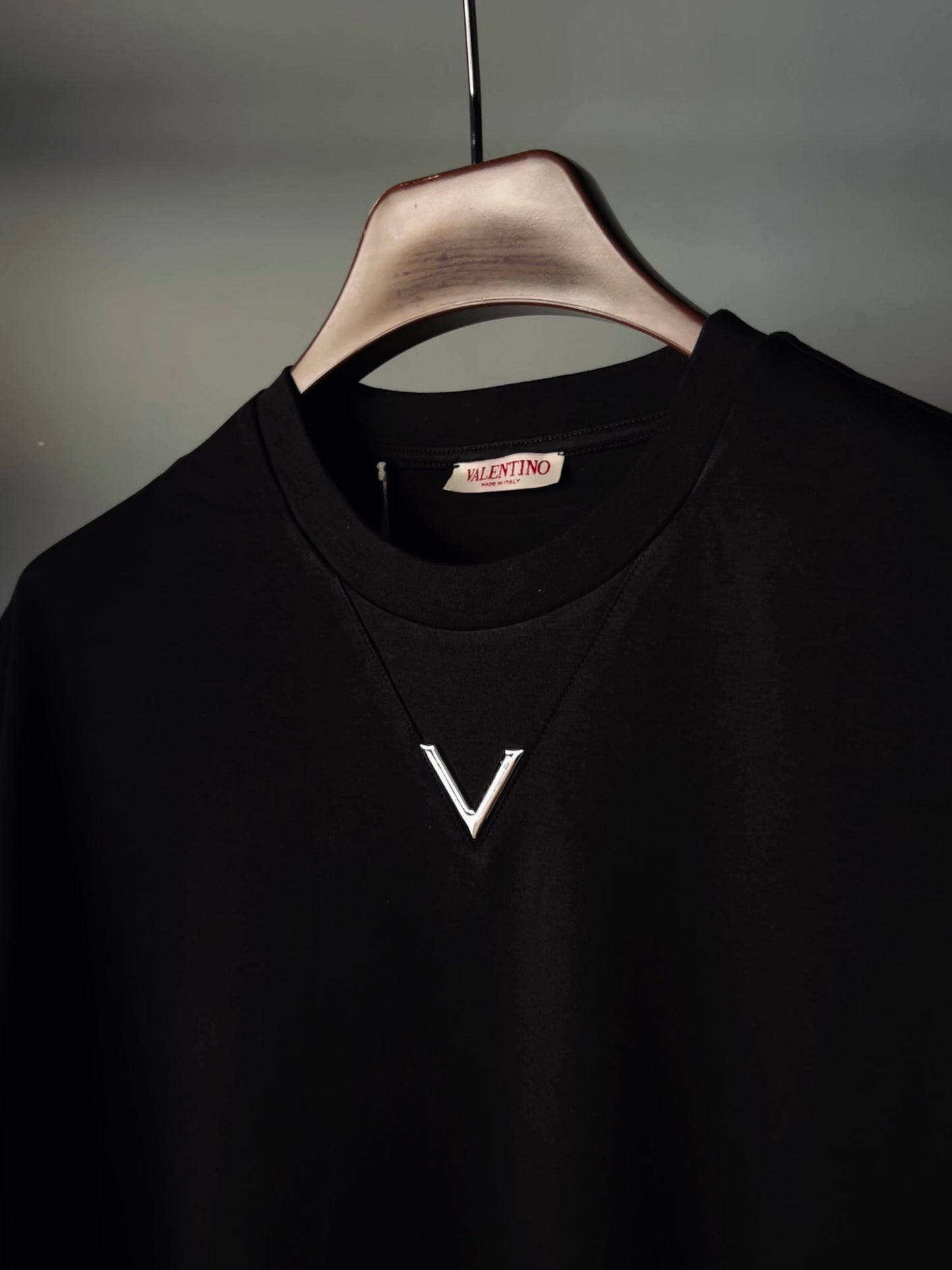 VALENTINO V Metal Logo T-shirt Black