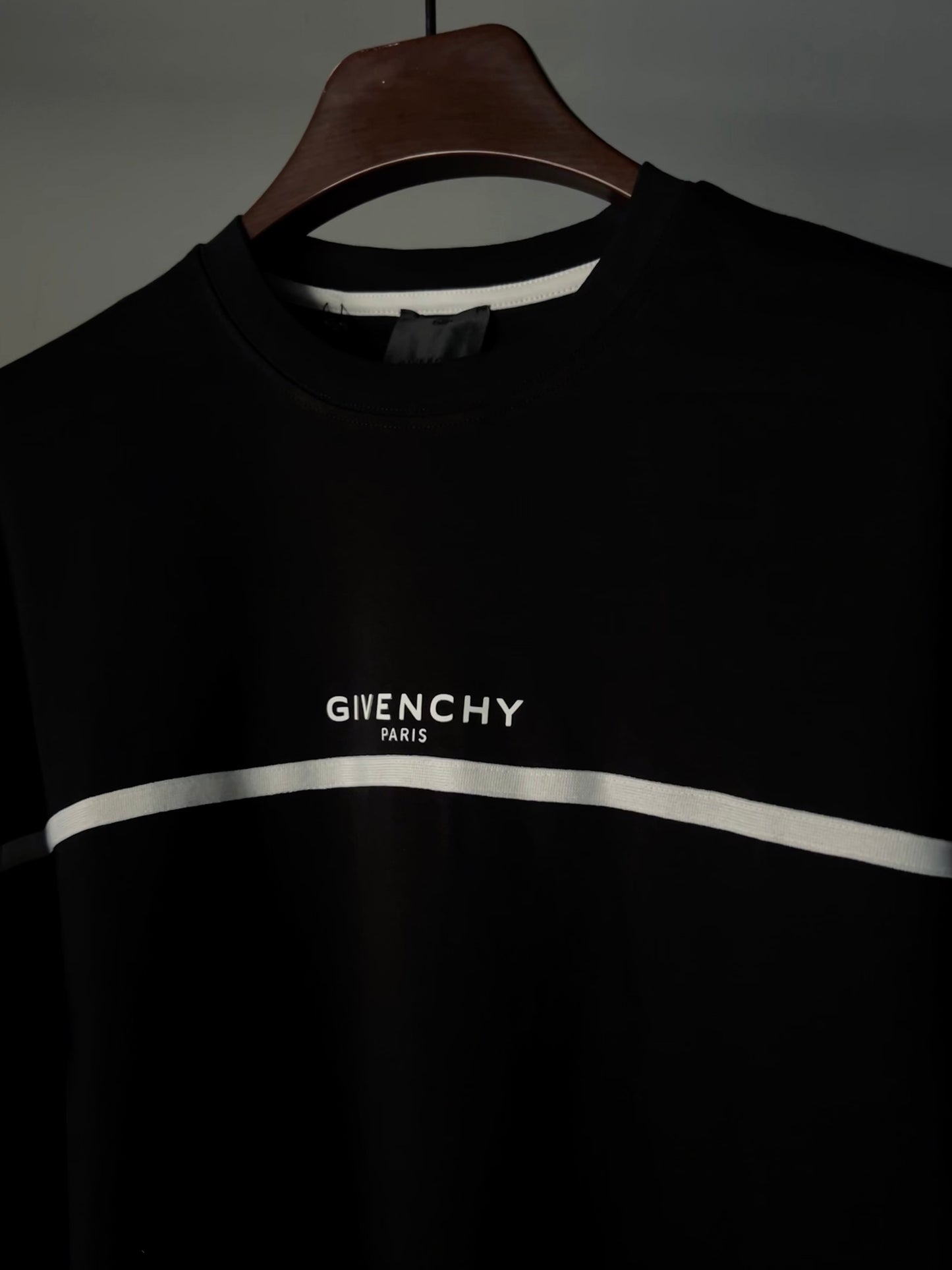 GIVENCHY Reverse T-shirt Black