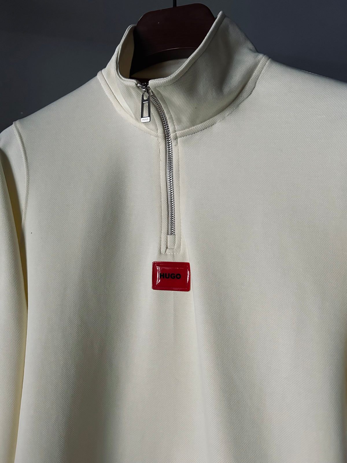 HUGO BOSS Half Zip Logo Badge Sweatshirt crème
