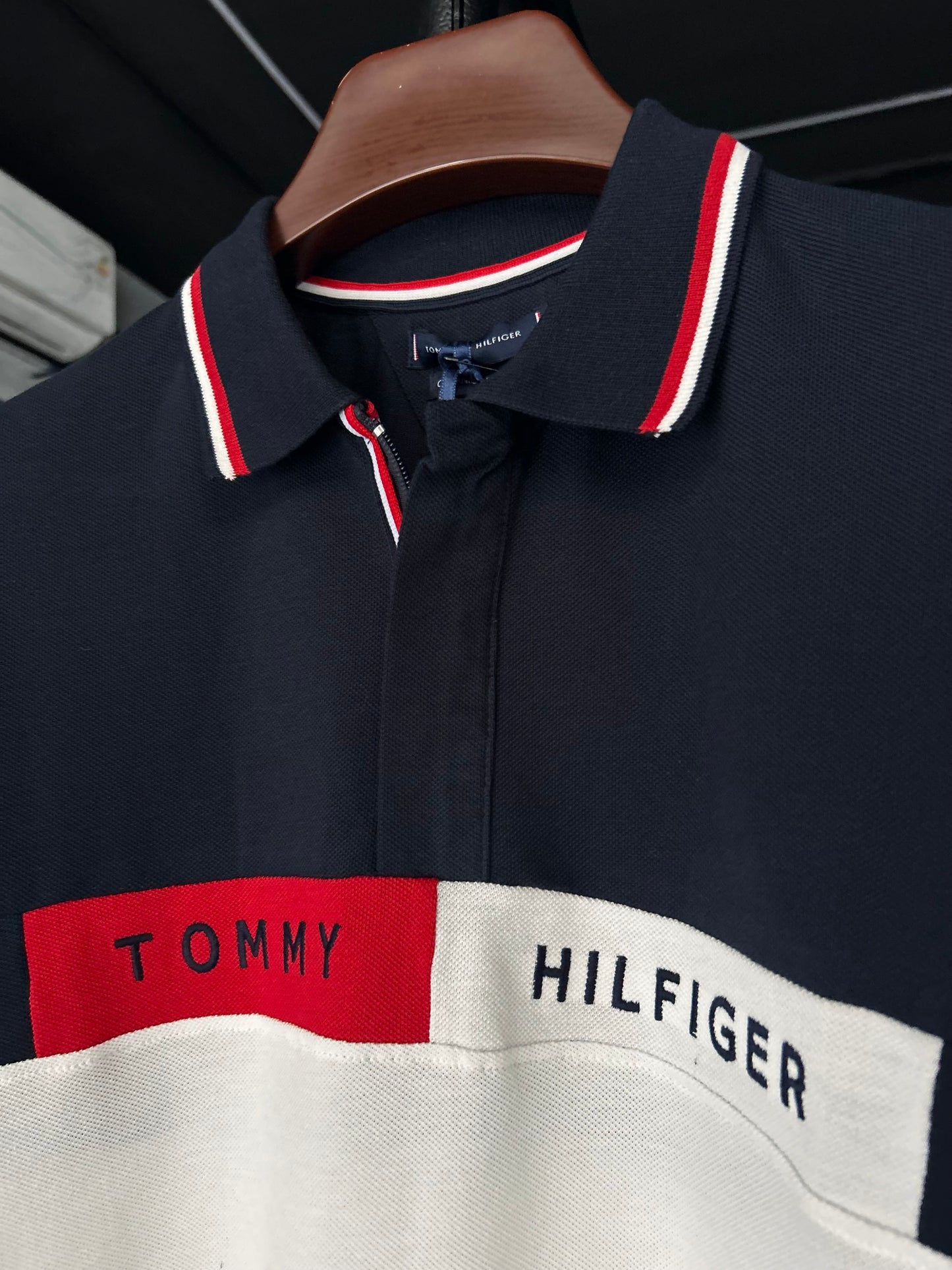 TOMMY HILFIGER ADAPTIVE MENS SLIM FIT COLORBLOCK POLO