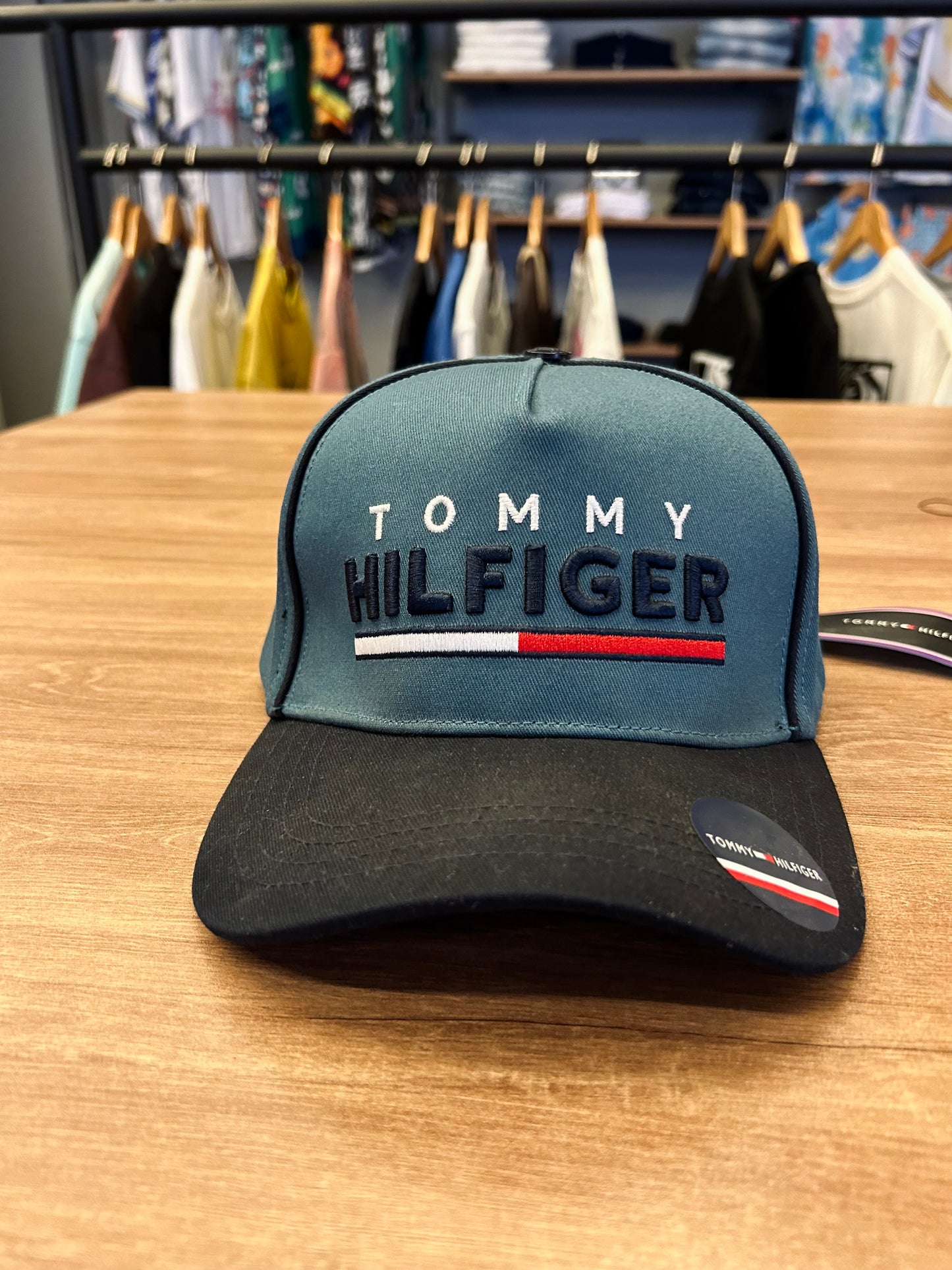 TOMMY HILFIGER