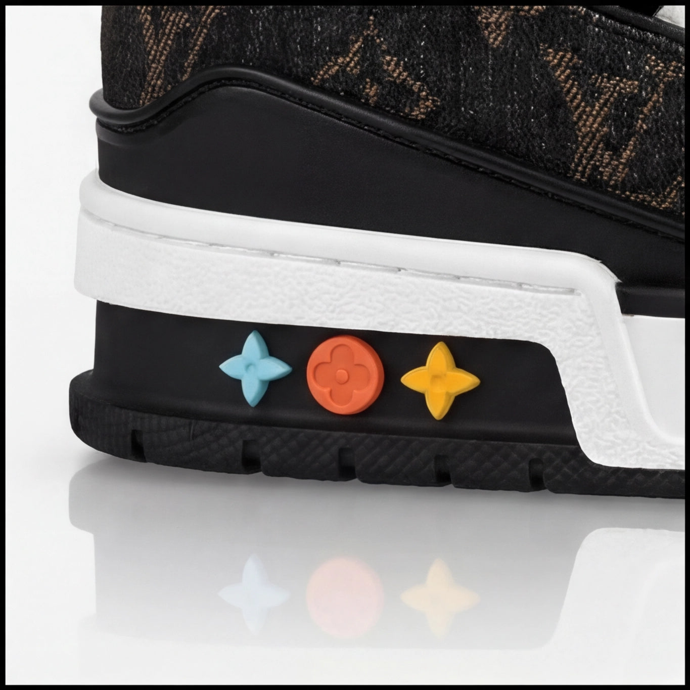 Louis Vuitton Trainer Sneaker – White Monogram