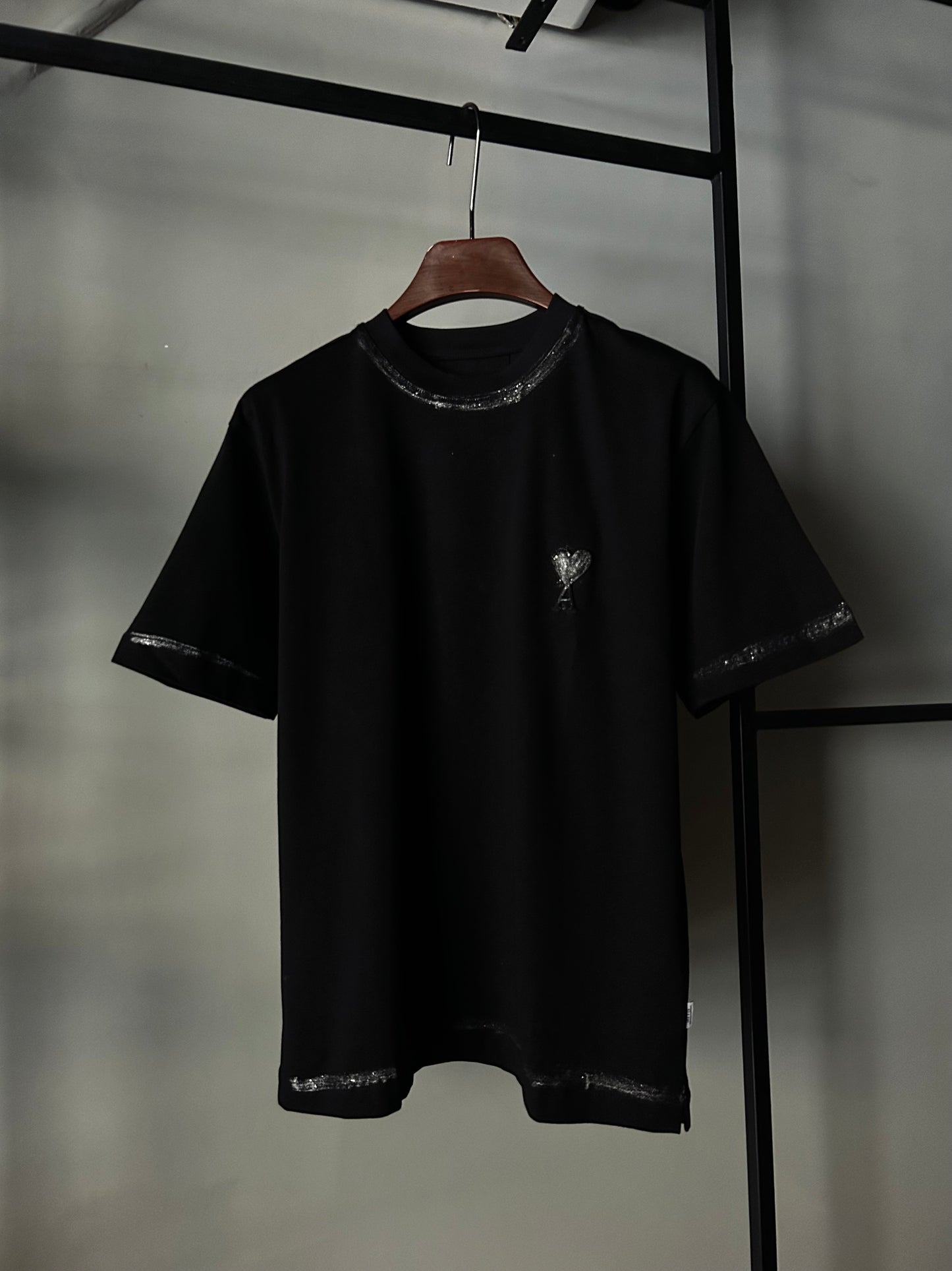 AMI PARIS Shiny Heart Logo Black