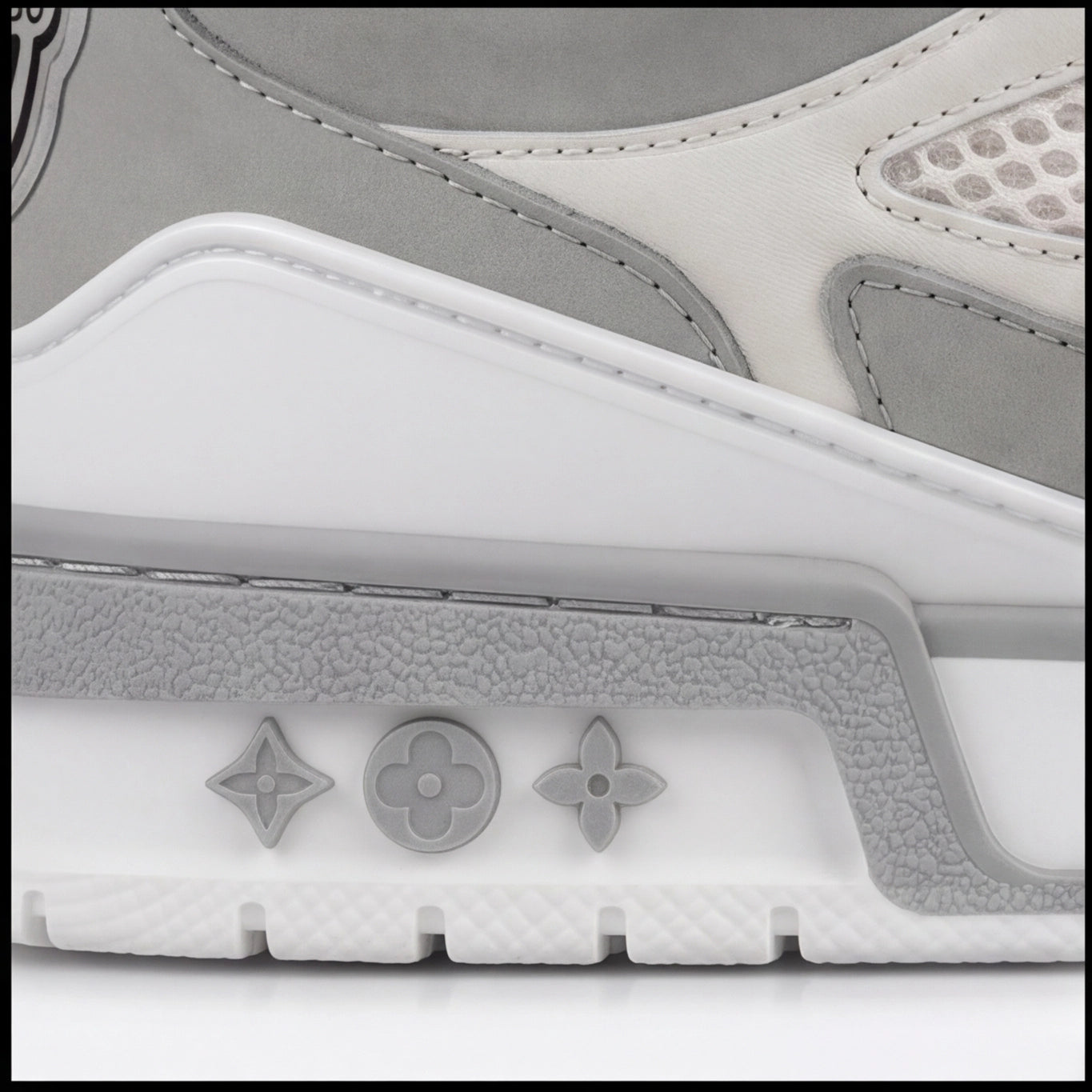 Essential Light Chunky Sneaker – White Grey Edition