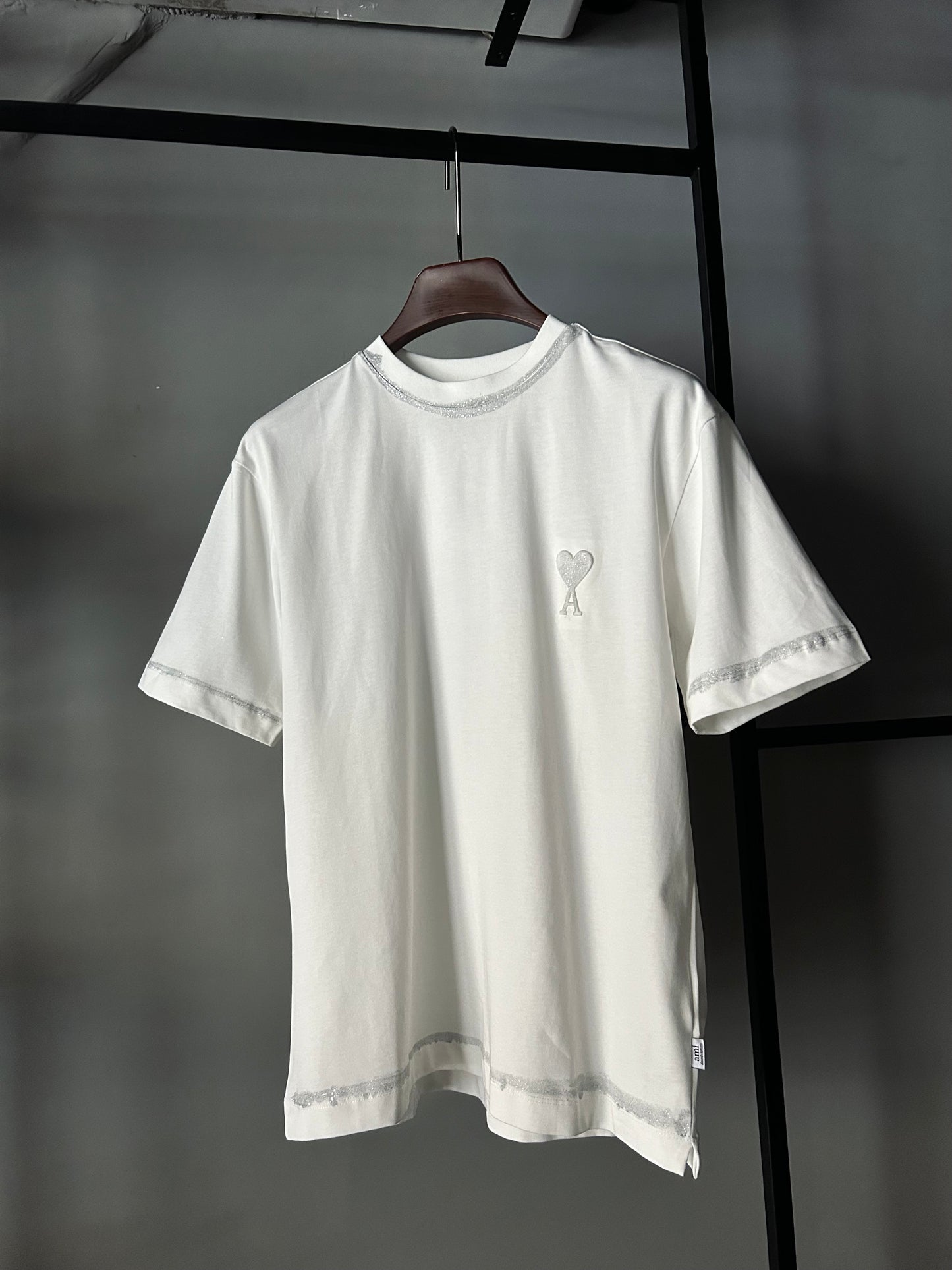 AMI PARIS Shiny Heart Logo White