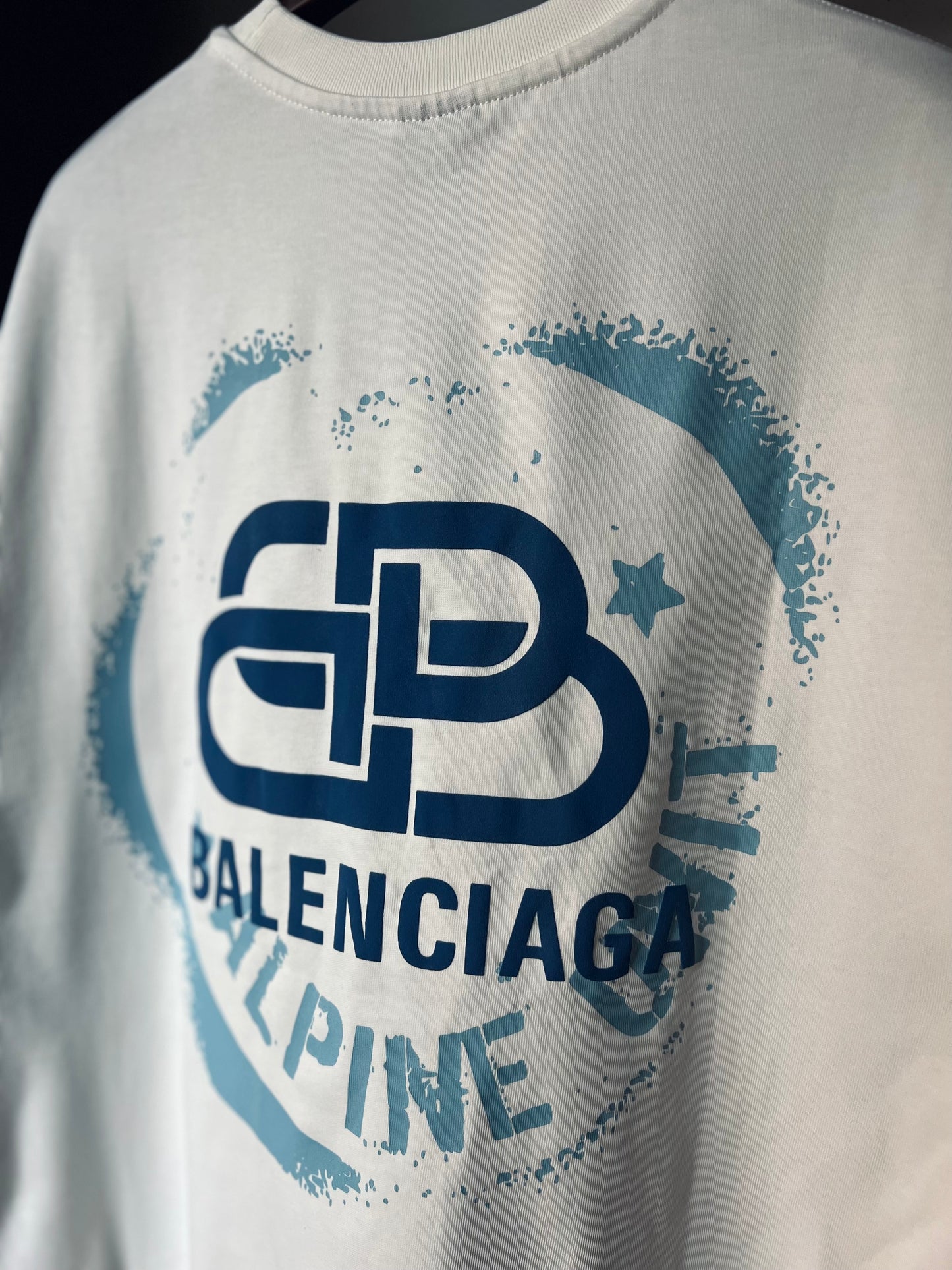 BALENCIAGA CRACKED LOGO-PRINT T-SHIRT