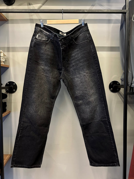 BALENCIAGA Distressed Wide Leg jeans in Black