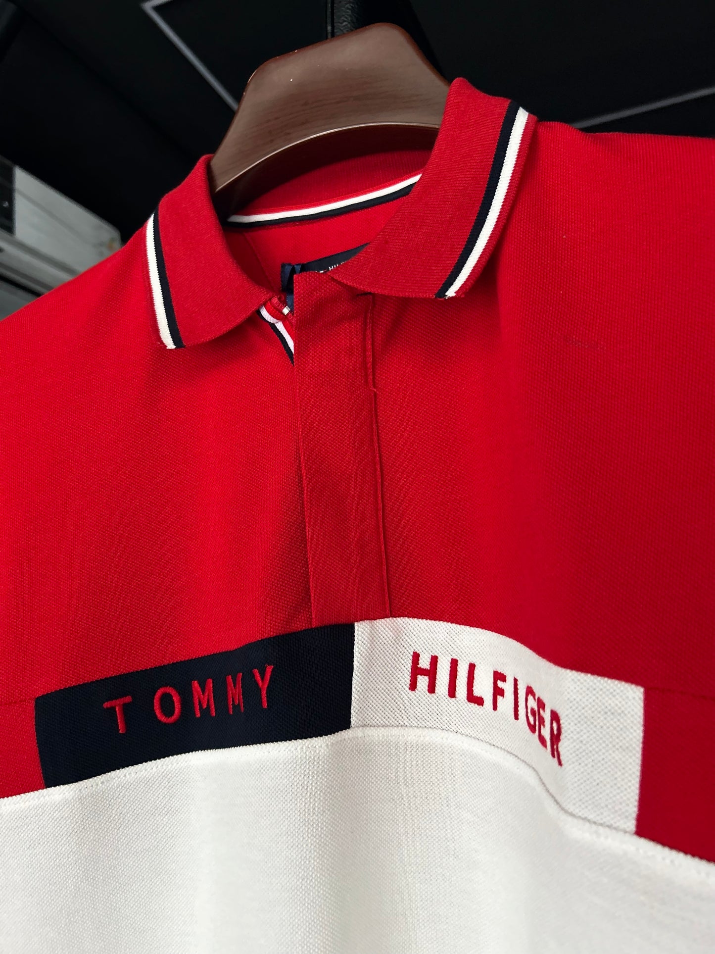 TOMMY HILFIGER ADAPTIVE MENS SLIM FIT COLORBLOCK POLO