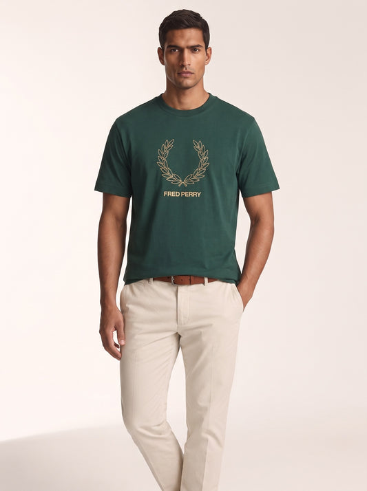 MODEL·FRED PERRY — Logo T-Shirt — Green