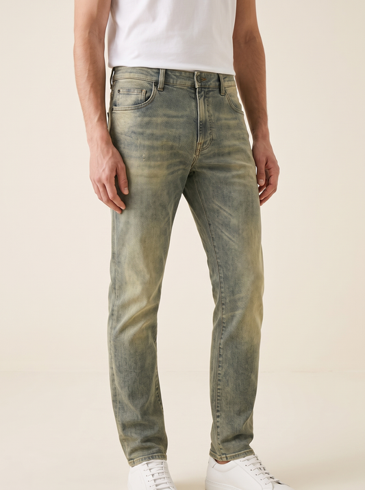 MODEL·DOLCE & GABBANA — Light Wash Distressed Denim Jeans