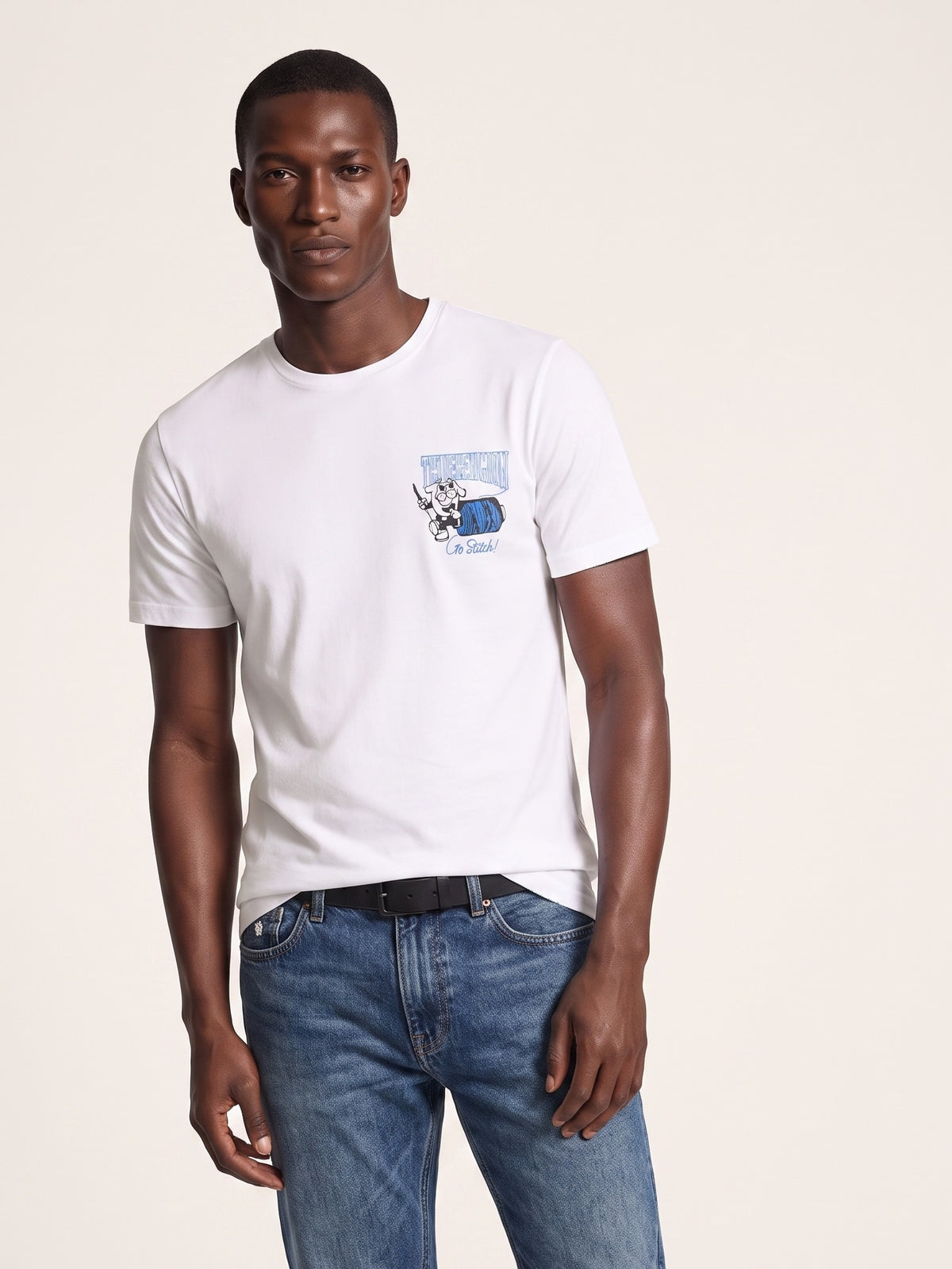 MODEL·TRUE RELIGION — Go Stitch Graphic White T-Shirt
