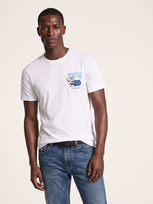 MODEL·TRUE RELIGION — Go Stitch Graphic White T-Shirt