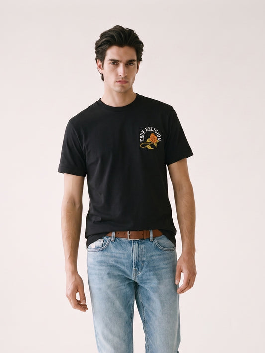 MODEL·TRUE RELIGION — Snake Rose Graphic Black T-Shirt