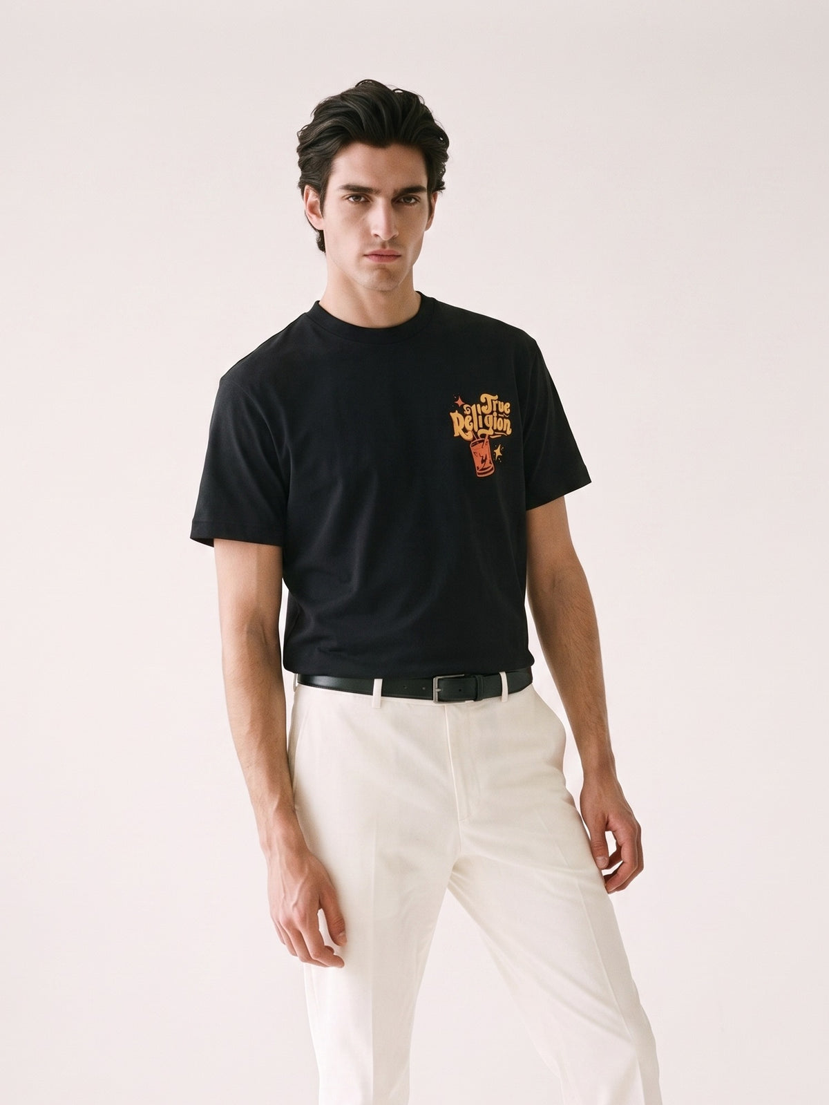 MODEL·TRUE RELIGION — Tiki Bar Graphic Black T-Shirt